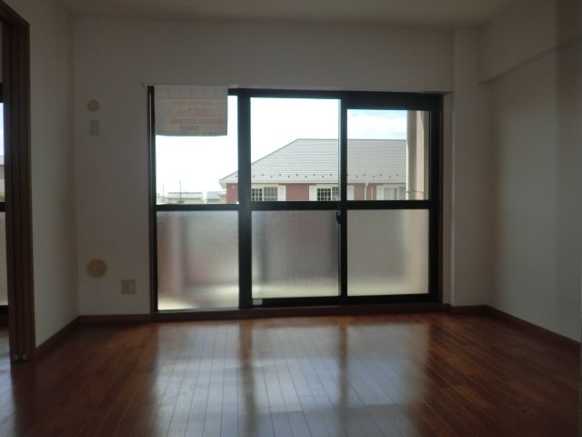 Living and room. It is the state of the living.