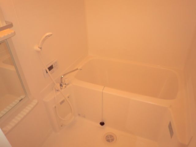 Bath. Please heal the fatigue of one day in the bath.