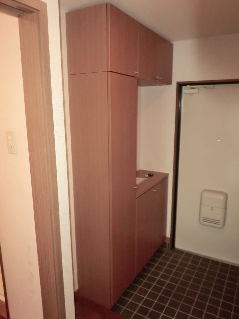 Receipt. With cupboard.