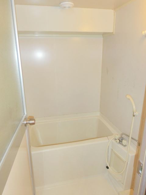 Bath. Bathroom to heal daily fatigue.