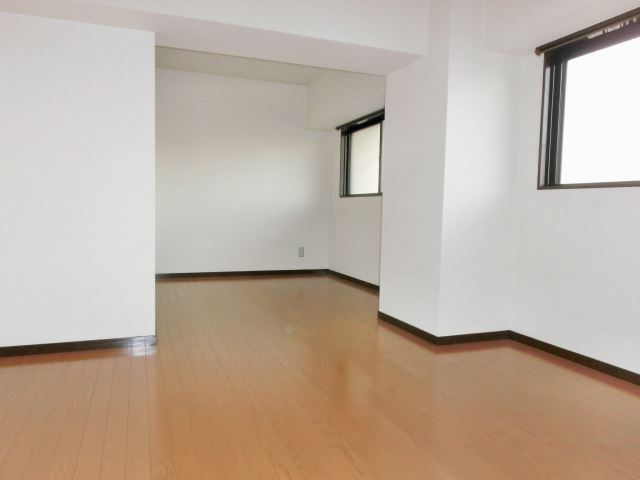 Living and room. Ventilation is also a pat also many with window.