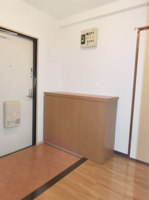 Entrance. It is wider entrance pace.