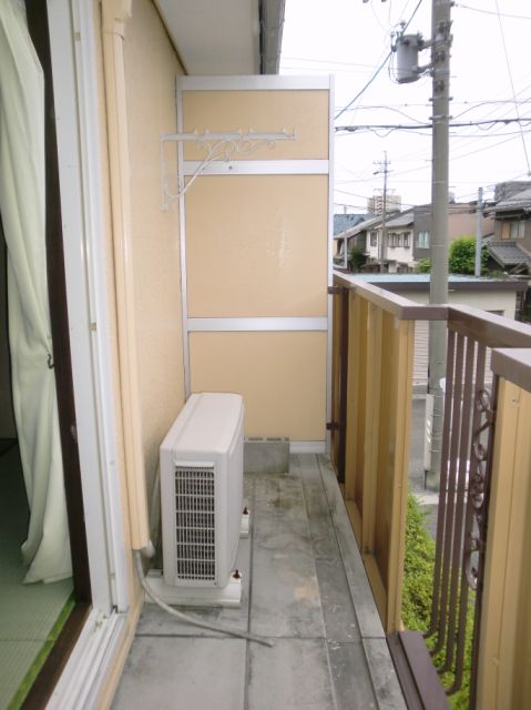 Balcony. Also dry well laundry