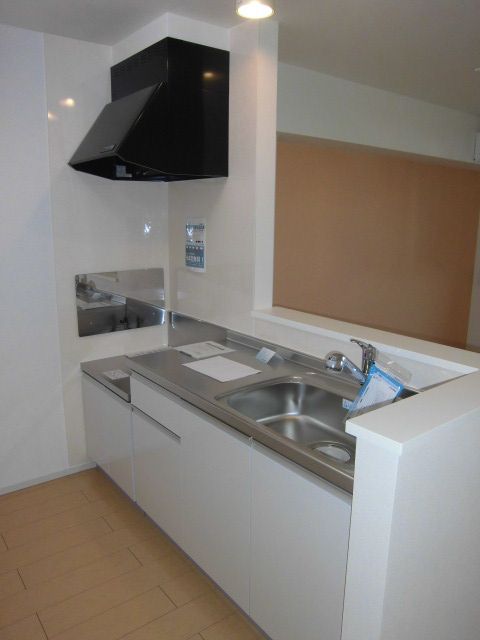 Kitchen. Is a face-to-face kitchen recommended for newlyweds.