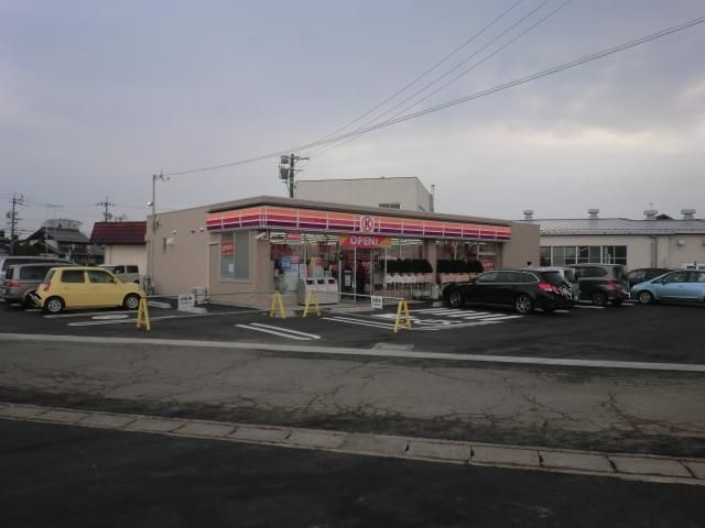 Convenience store. 1400m to Circle K (convenience store)