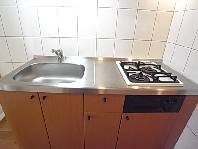 Kitchen. System kitchen gas stove bring unnecessary! !