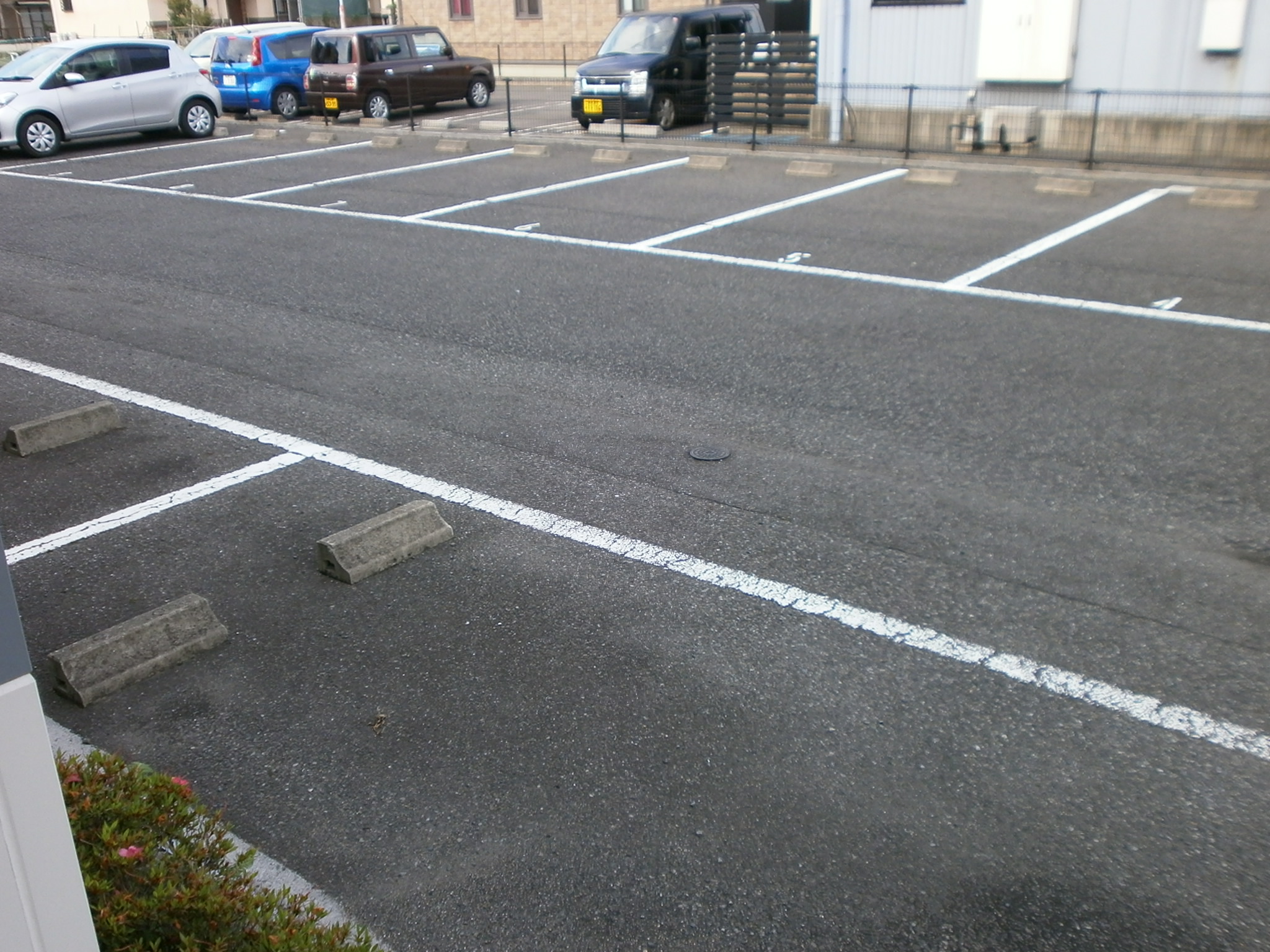 Parking lot. Parking is of course on site! 