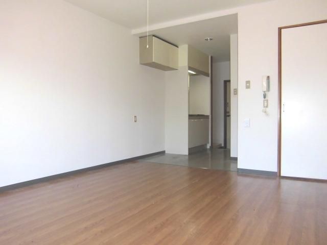 Living and room. 10 is the Pledge and the spread of the living room.