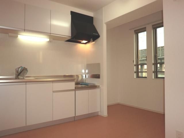 Kitchen. Is the space of the kitchen next to. 