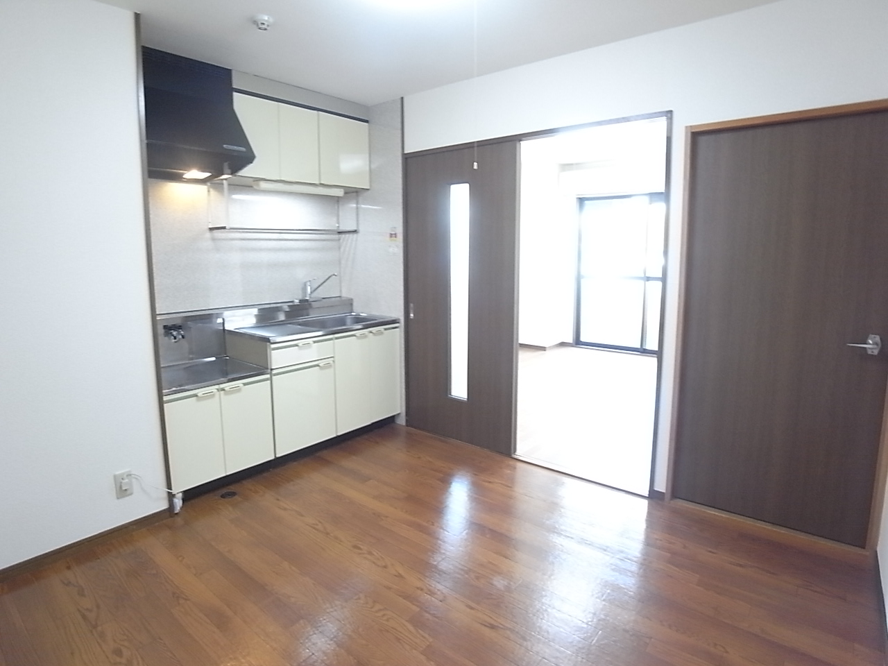 Living and room. Living also widely feel 5.5 Pledge!