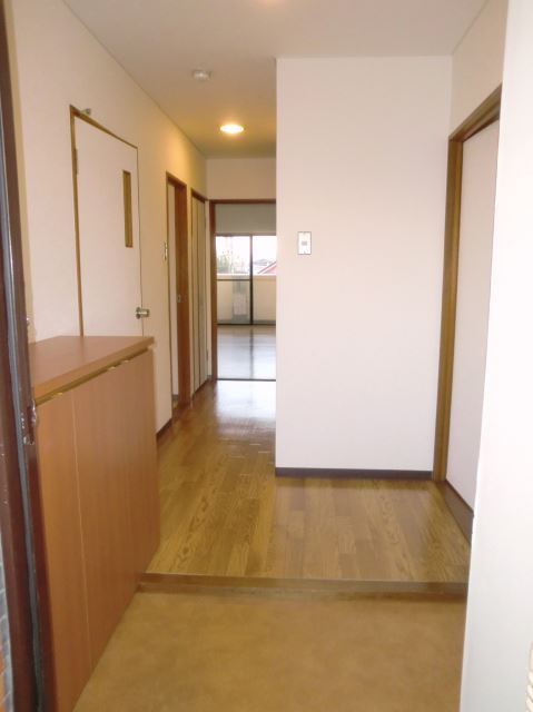 Entrance. Full of sense of openness is refreshing entrance. 