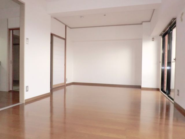 Living and room. Interoceanic leisurely spread. 