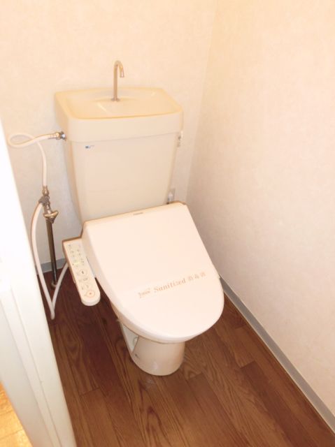 Toilet. Excellent toilet in functionality. 