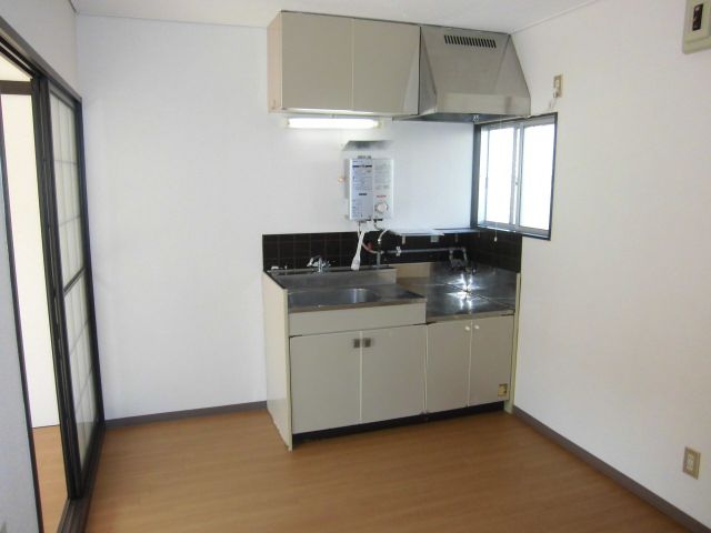 Kitchen. Please enjoy the cuisine. 