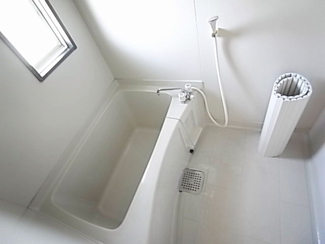 Bath. There is a window in the bathroom. It is possible is sufficient ventilation. 