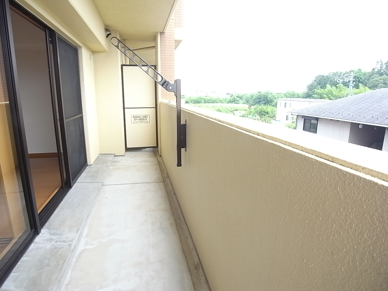 Balcony. Wider veranda! ! 