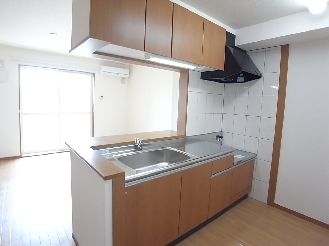 Kitchen. ^^ A popular counter kitchen