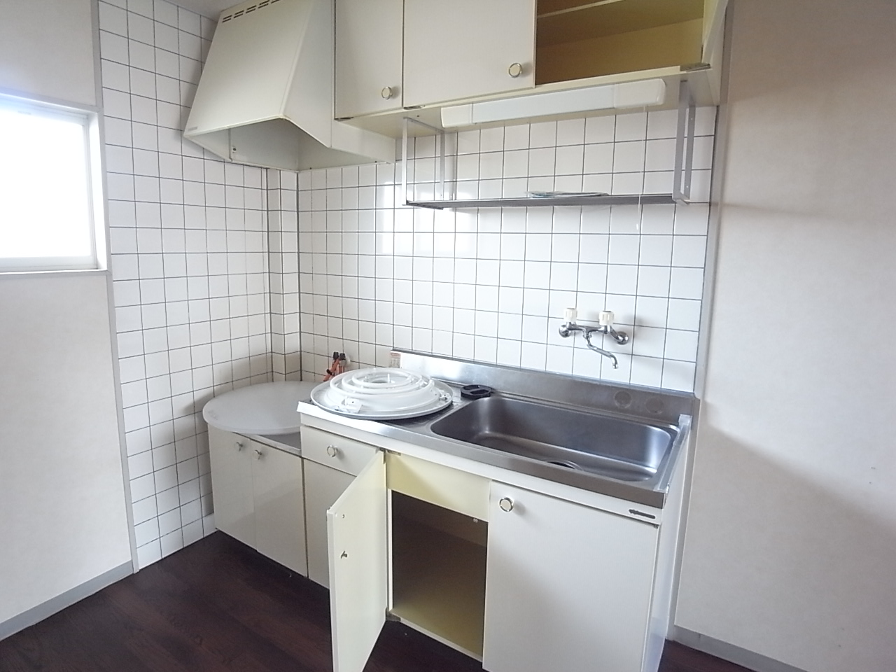 Kitchen. Two-burner stove can be installed ^^