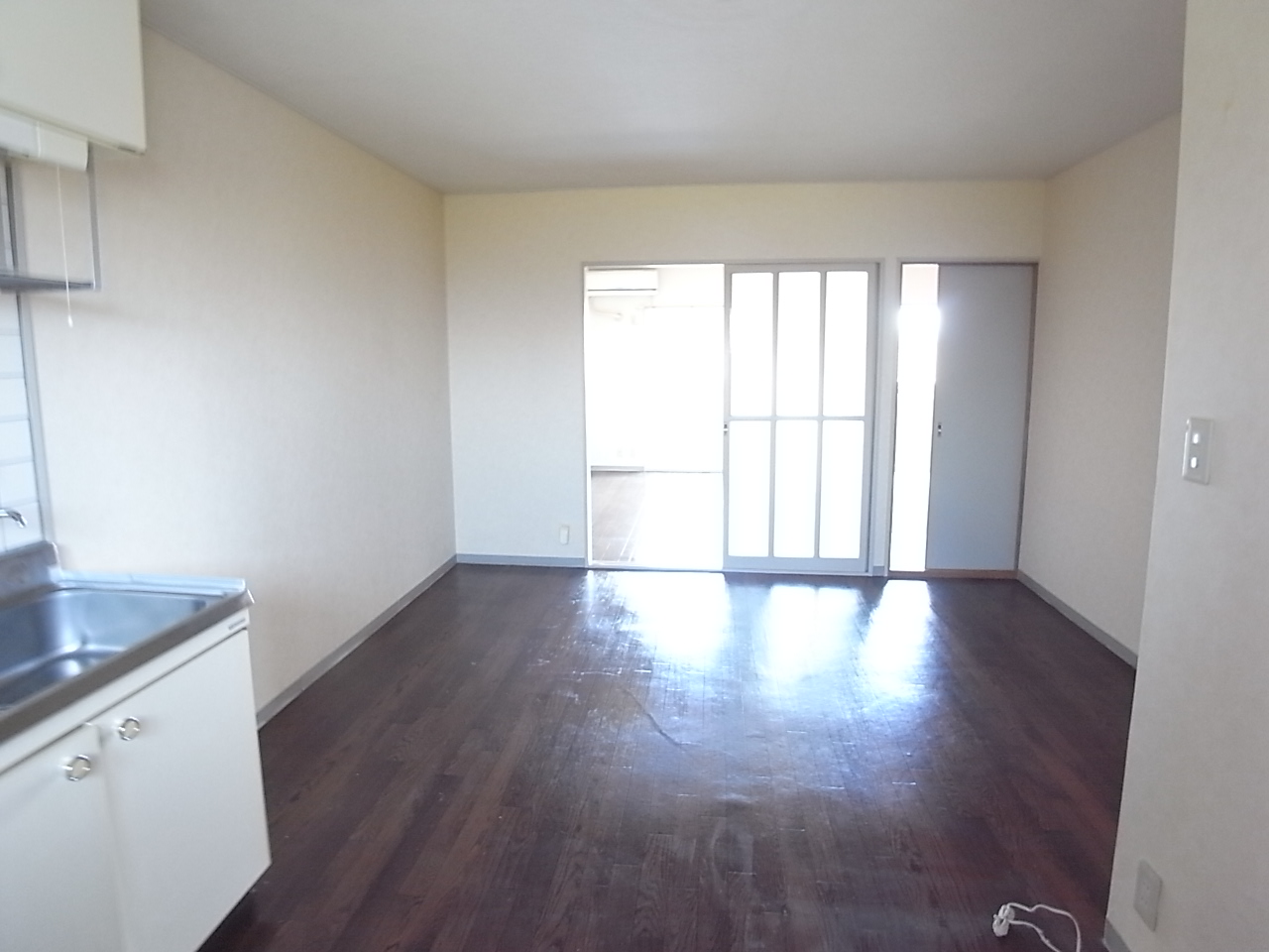 Living and room. LDK9 Pledge