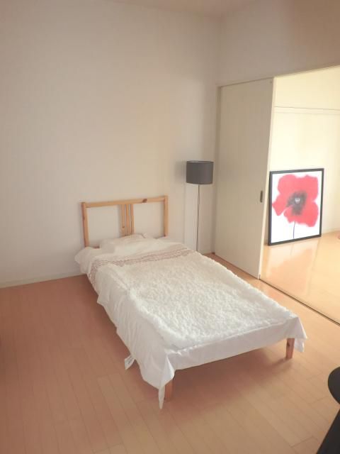 Living and room. Is an image you place the furniture to Western-style.