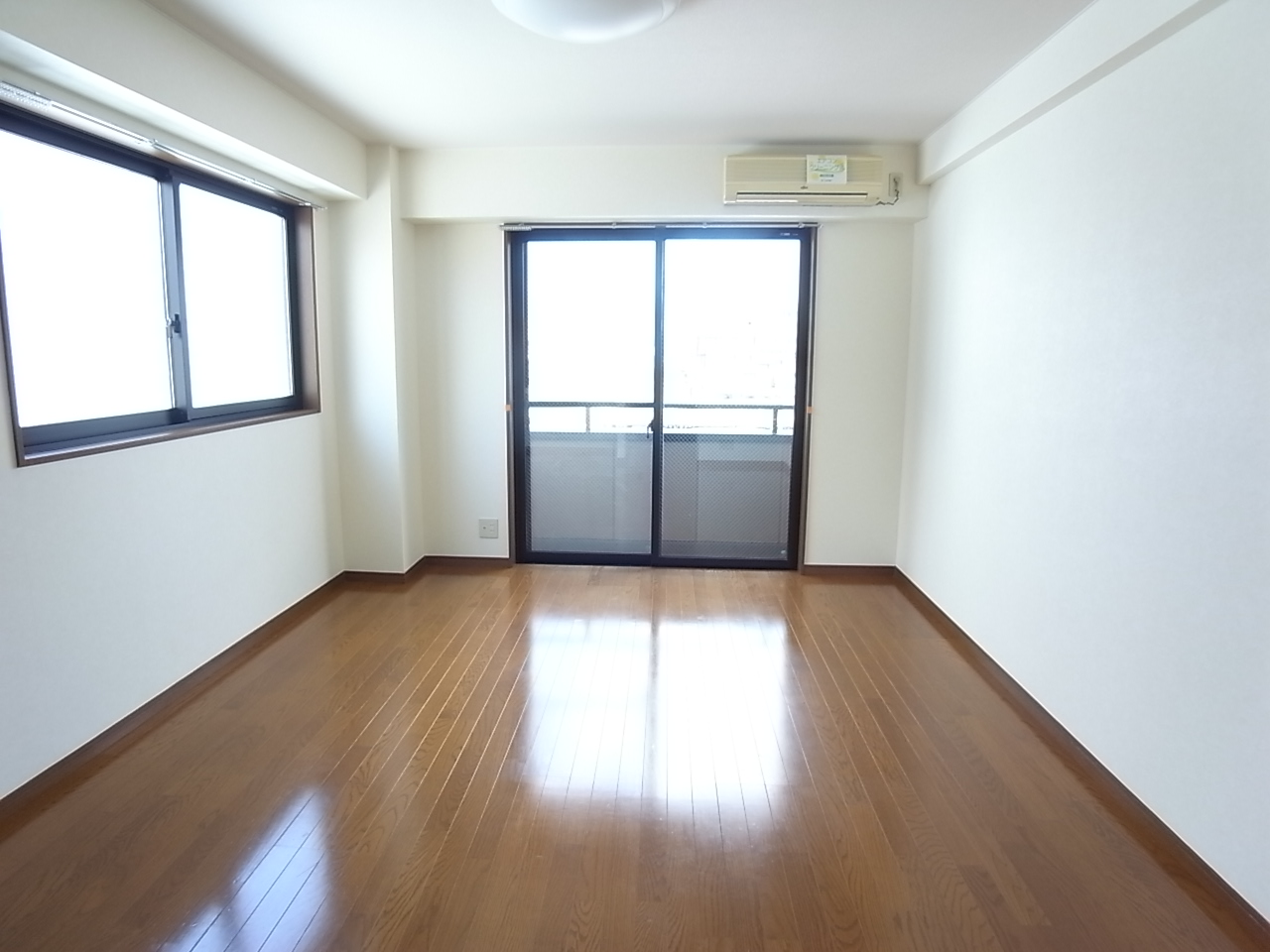 Living and room. Because the corner room is a window is one more!