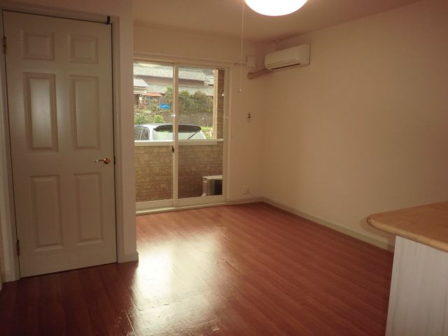 Living and room. The living attaches 1 groups air conditioning. 