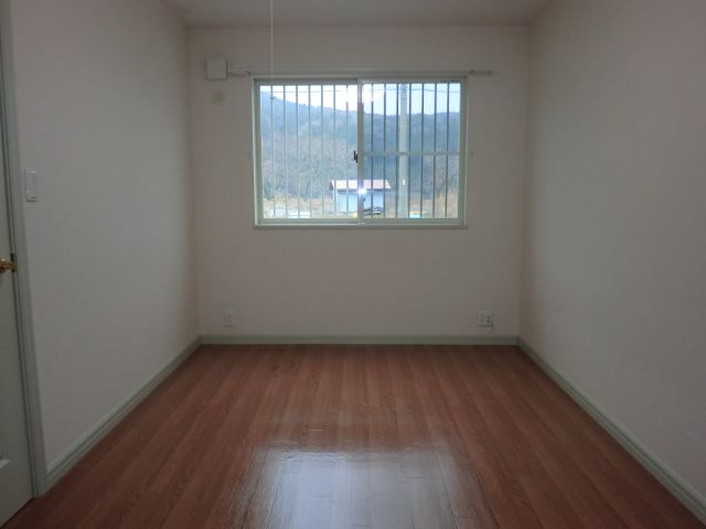 Living and room. It is the state of Western-style. 