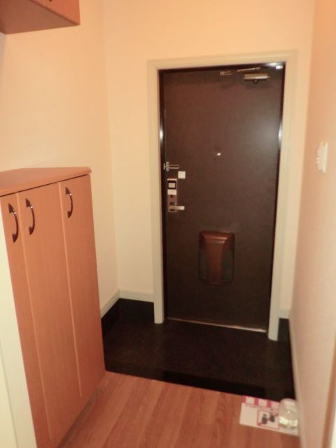 Entrance. It is the state of the entrance. 