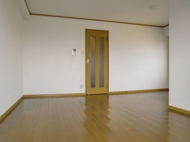 Living and room. Comfortable and welcoming space. 