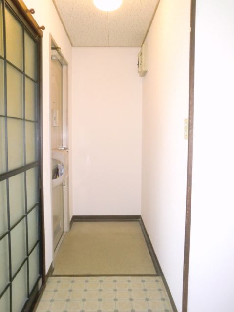 Entrance. Small entrance stepped. 