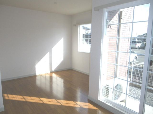 Living and room. It is the state of the living room where the light of day plug.