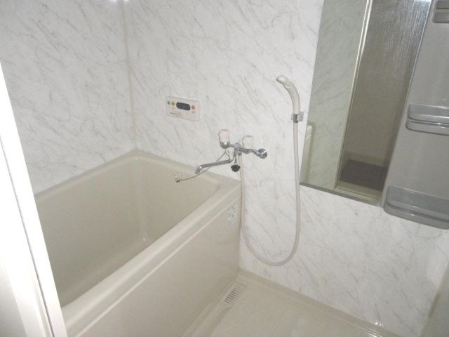 Bath. Please heal the fatigue of one day in the bath.