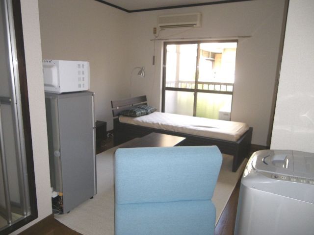 Living and room. Air conditioning is conditioned rooms.