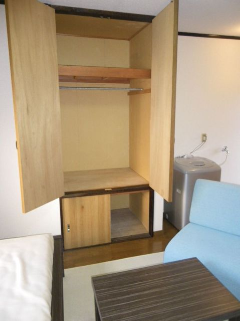 Receipt. There are also plenty of storage space.