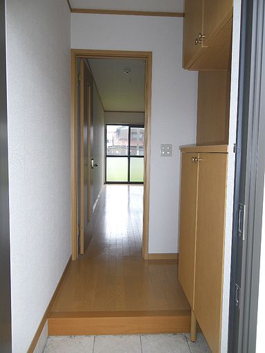 Entrance. I feel as seen from the front door. 