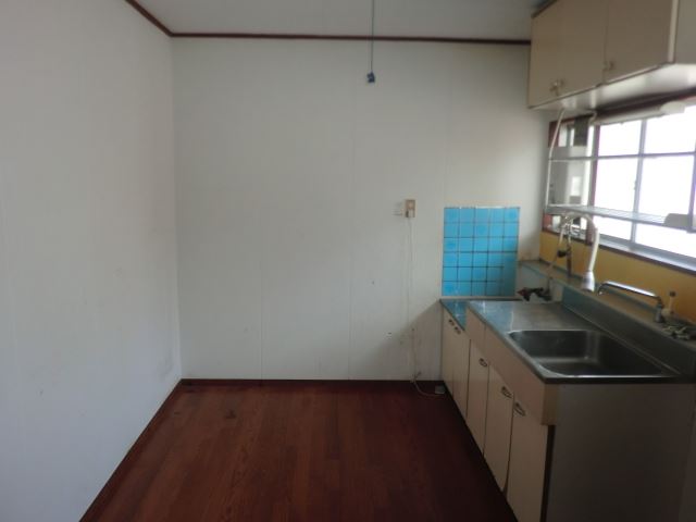 Kitchen. Please enjoy the cuisine.