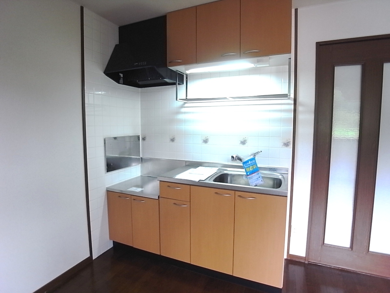 Kitchen. Gas stove installation Allowed. 