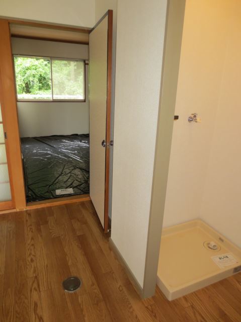 Other room space. Laundry Area