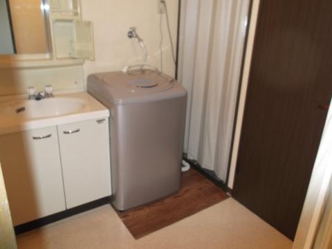 Other room space. Dressing room