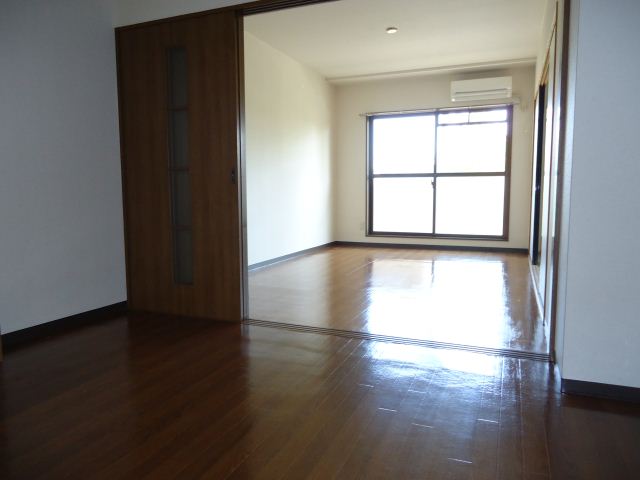 Living and room. Air-conditioned