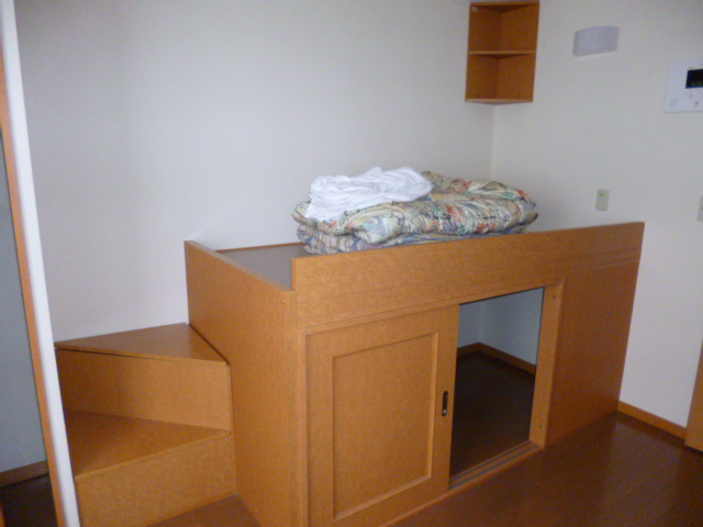 Other room space. bed