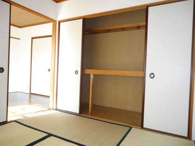 Receipt. Receiptese-style room