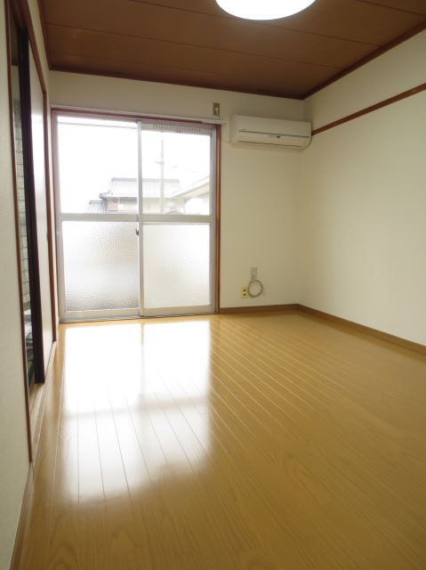 Entrance. Western-style room, Air condition