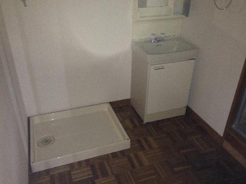 Washroom. Wash