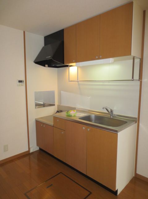Kitchen. Gas stove can be installed