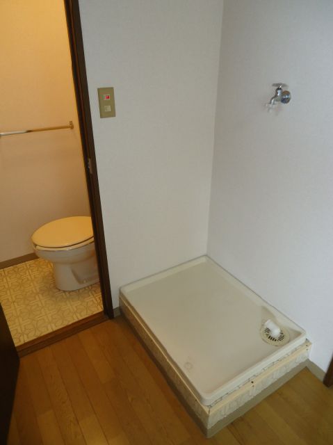 Other room space. Washing machine Storage