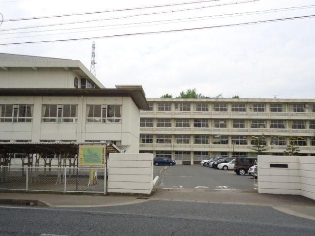 Junior high school. City Midorigaoka until junior high school (junior high school) 2500m