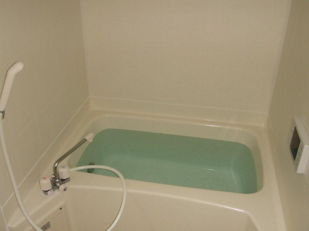 Bath. Attaching therefore Reheating function bathtub is very eco