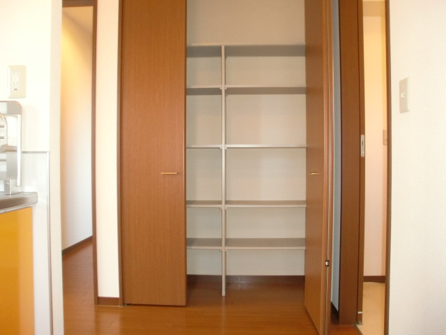 Receipt. Living storage, Shelf of moveable excellent storage capacity!