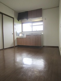 Kitchen. Dining space!